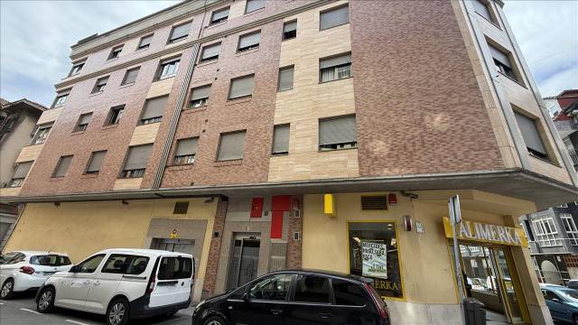 Garaje en Venta en PABLO IGLESIAS en Sama