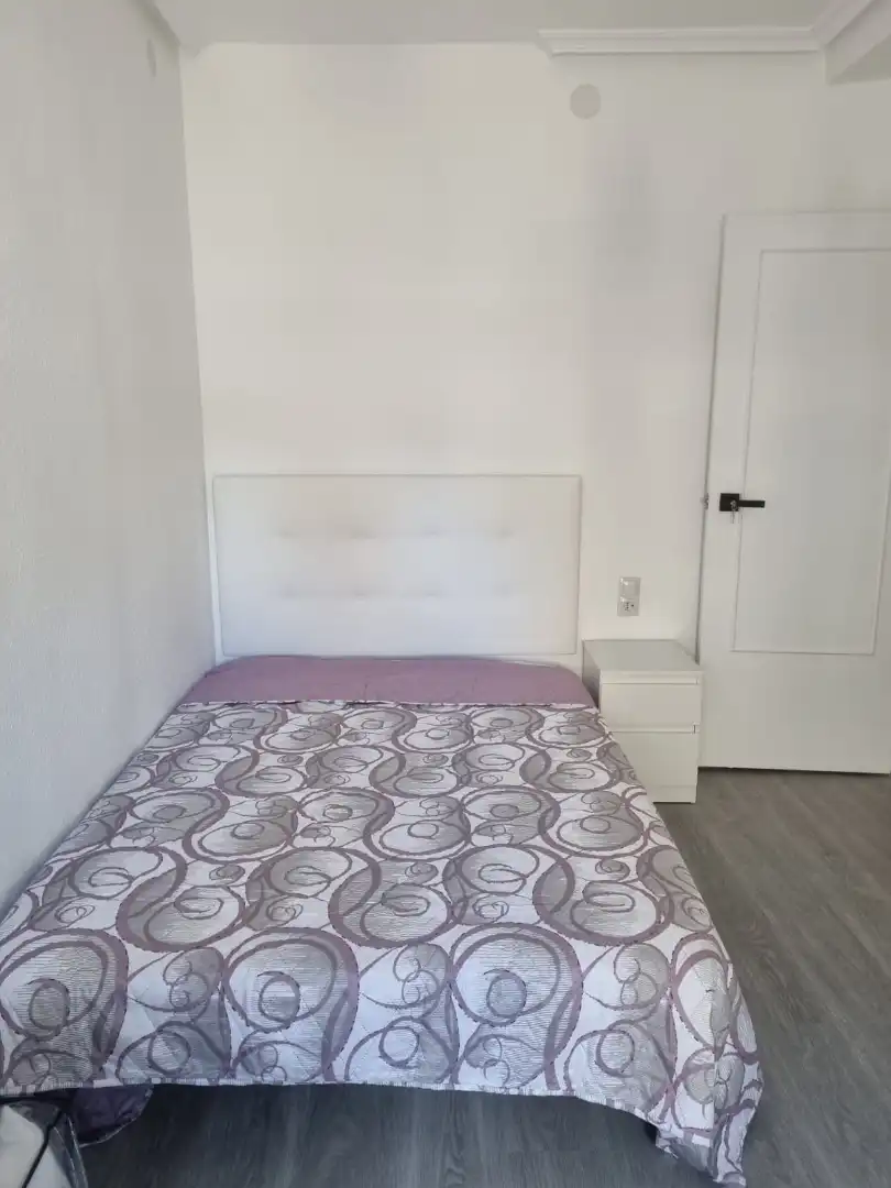 Habitació a Calle del Gallo, Ambroz