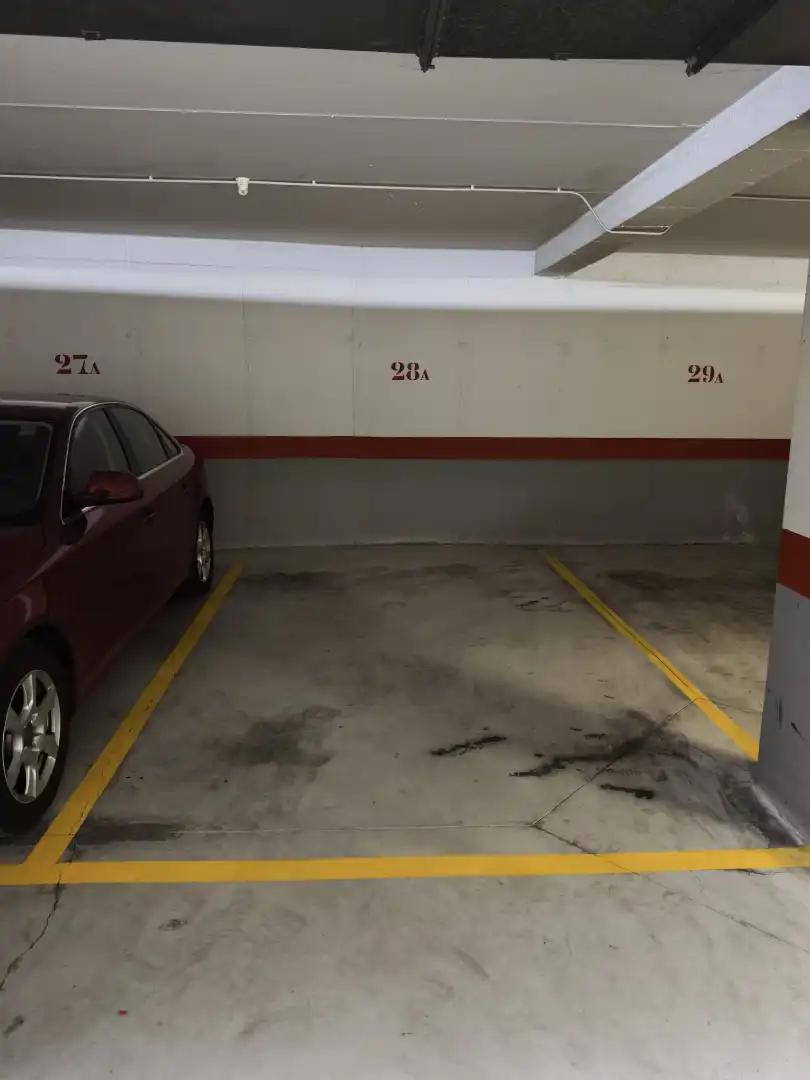 Einzelparkplatz mit Aufzug zum Verkauf in Calle María Viscarret