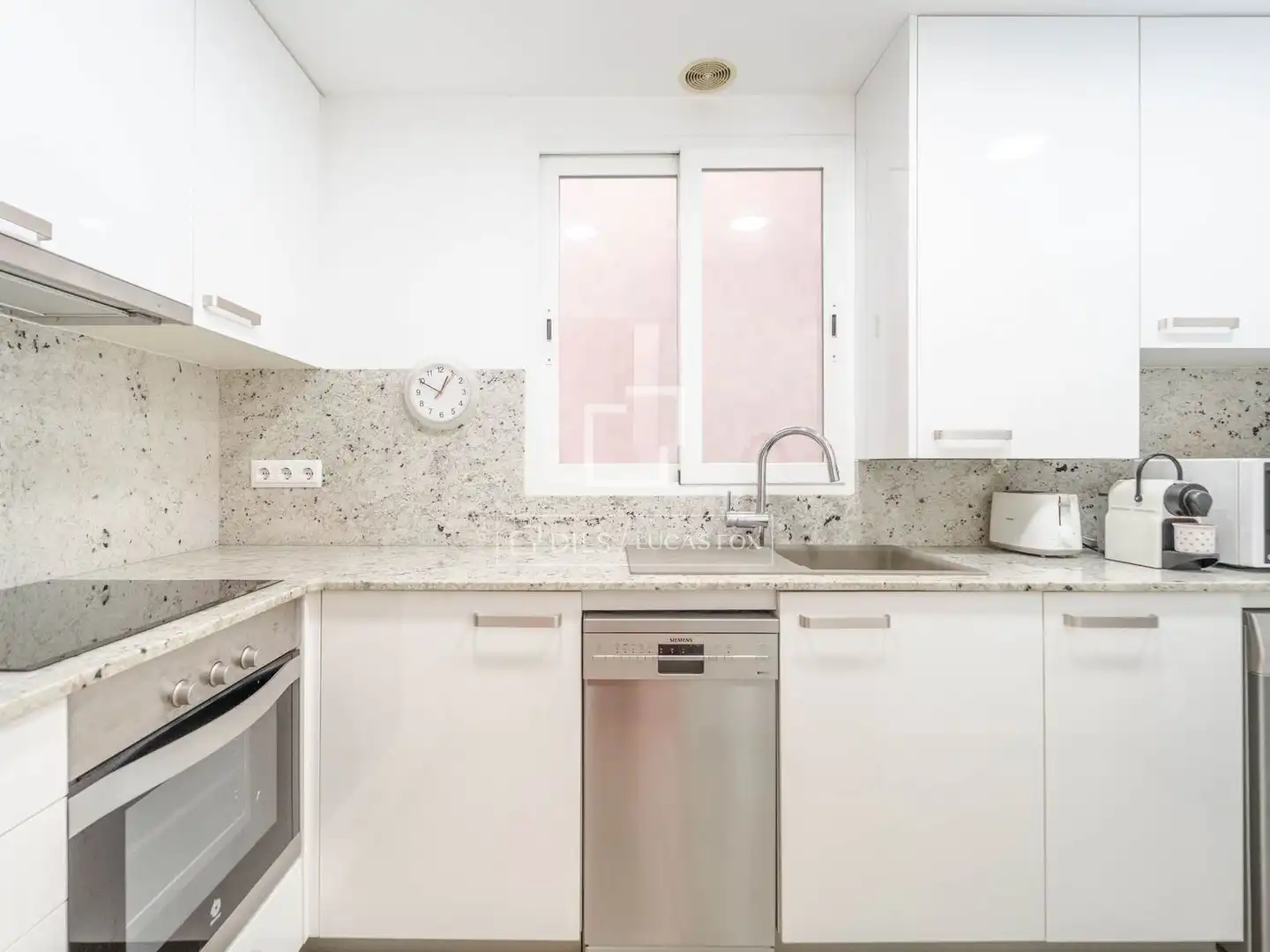 Kitchen of Flat for sale in L'Eixample