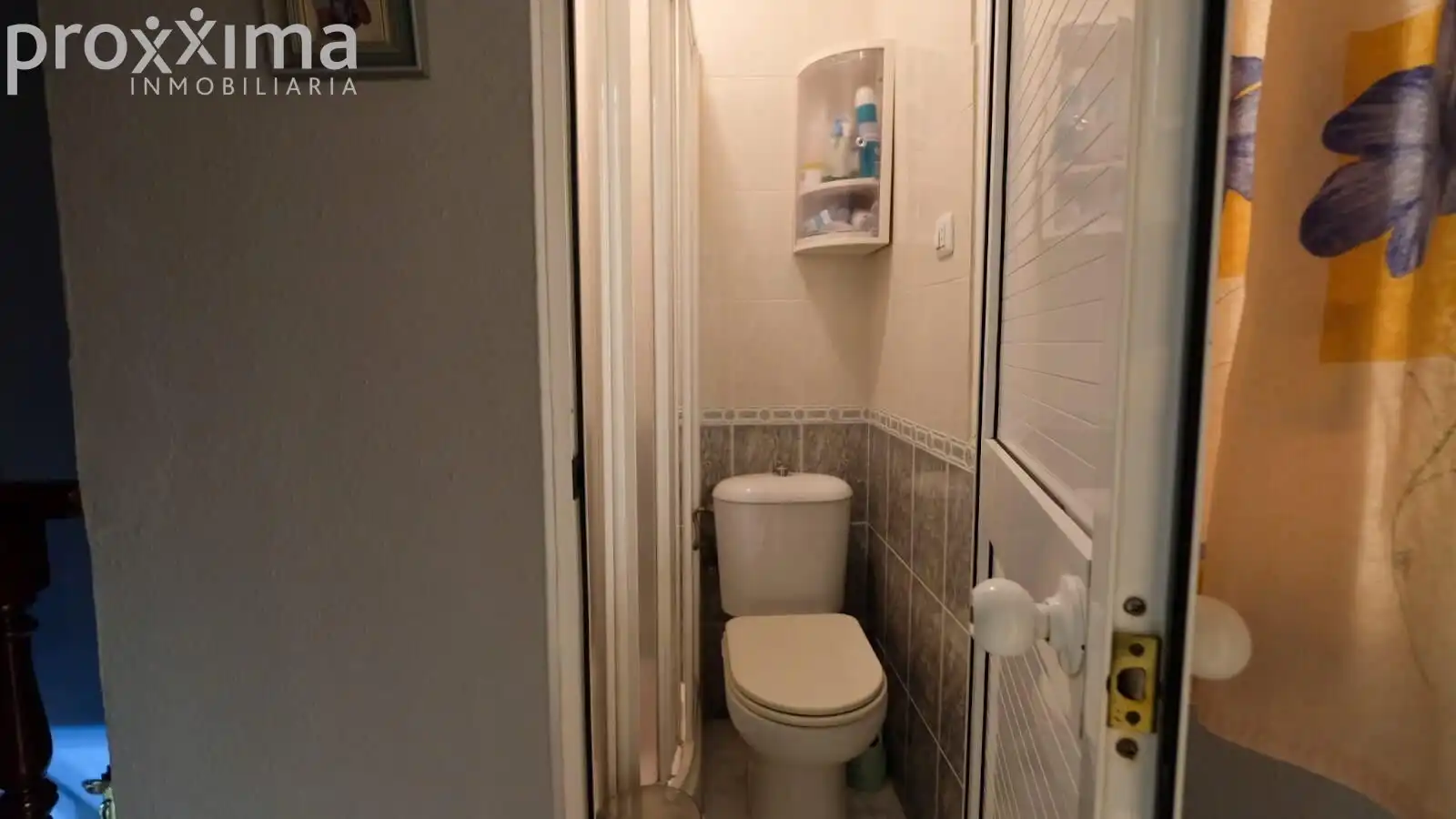 Bathroom of Houses for sale in Sevilla  with Air Conditioner, Terrace and Storage room
