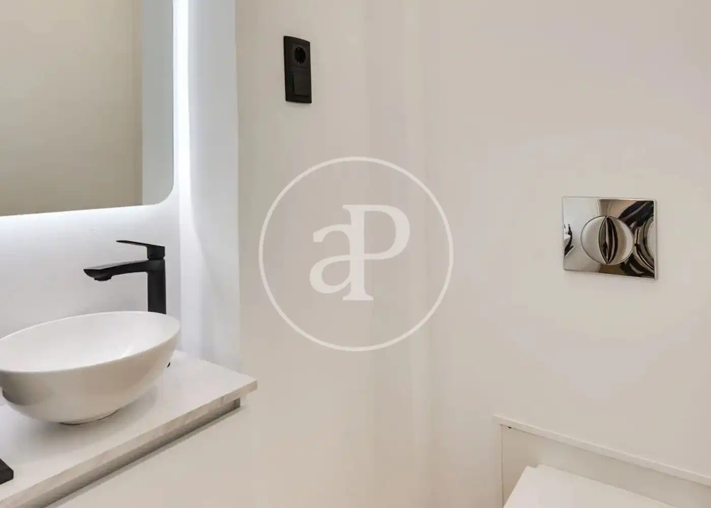 Bany de Pis en venda en Madrid amb Aire condicionat, Calefacció i Moblat