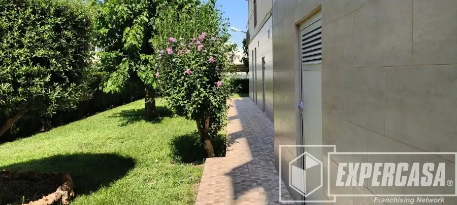 Vista exterior de Apartament en venda en Benicasim / Benicàssim amb Aire condicionat, Terrassa i Moblat