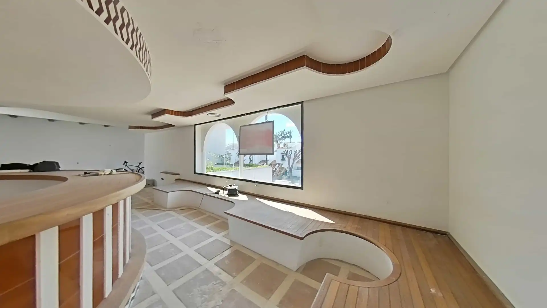 Wohnzimmer von Geschaftsraum zur Miete in Casares mit Terrasse