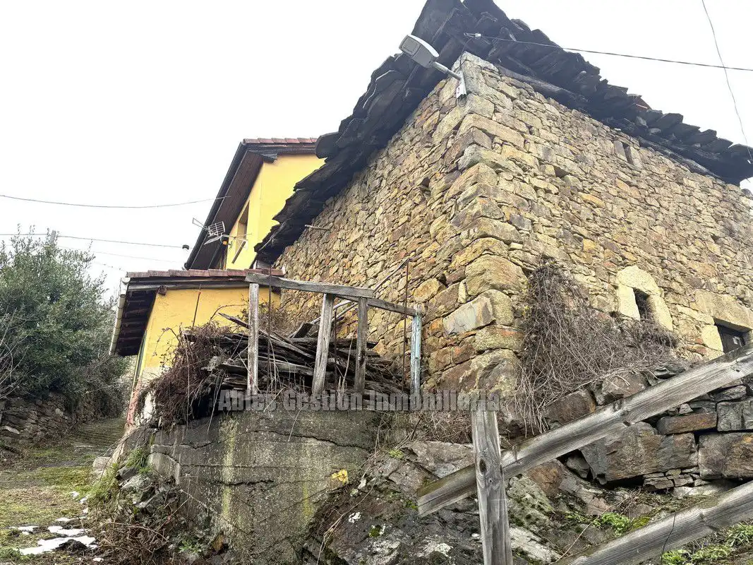 Außenansicht von Haus oder Chalet zum Verkauf in Quirós mit Heizung und Abstellraum
