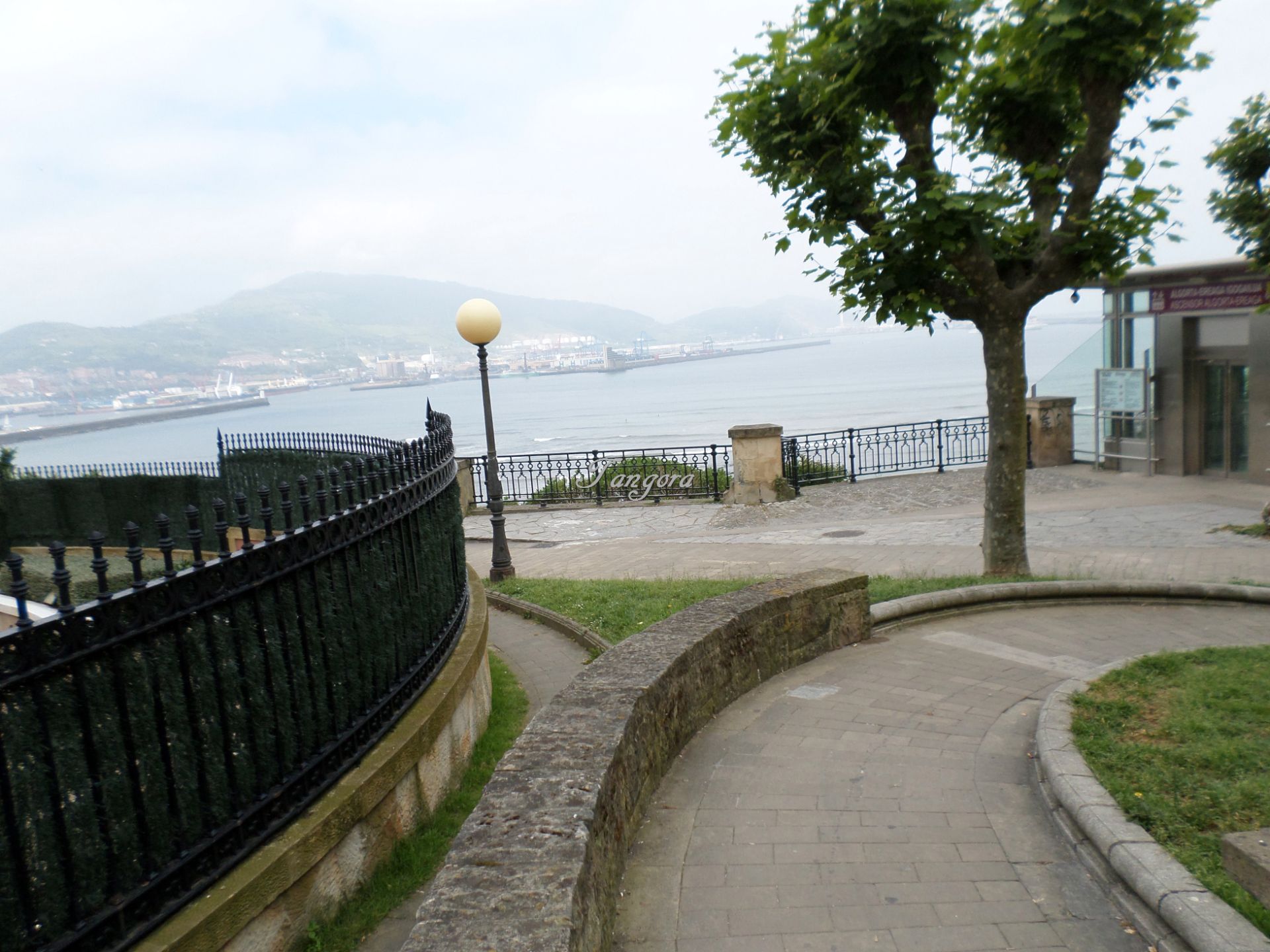 Vista exterior de Apartament en venda en Getxo  amb Calefacció, Parquet i Moblat