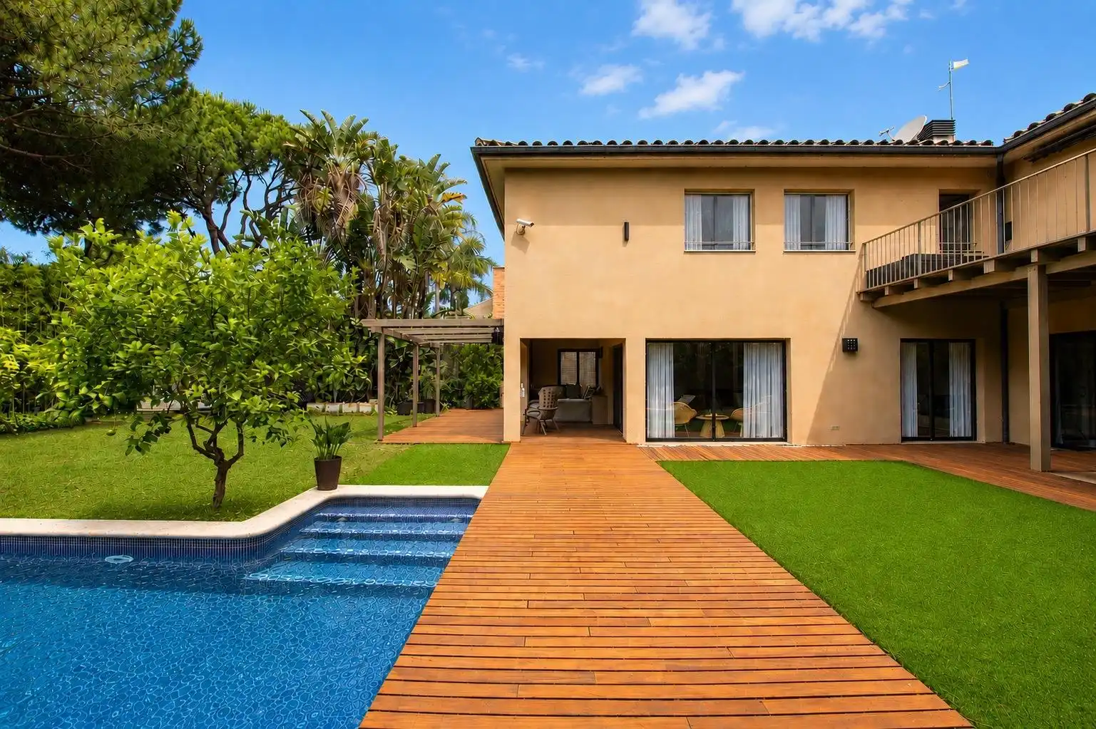 Vista exterior de Casa o chalet en venta en Gavà con Aire acondicionado, Calefacción y Jardín privado
