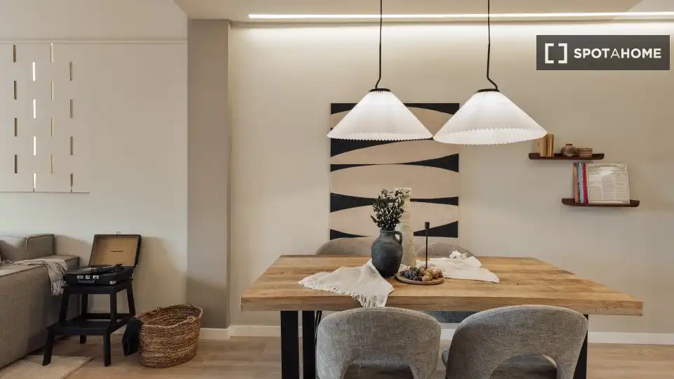Dining room of Flat for rent in Barcelona  with Air Conditioner, Heating and Furnished