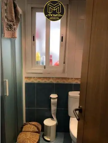Bathroom of Flat for sale in Martos  with Air Conditioner, Heating and Balcony