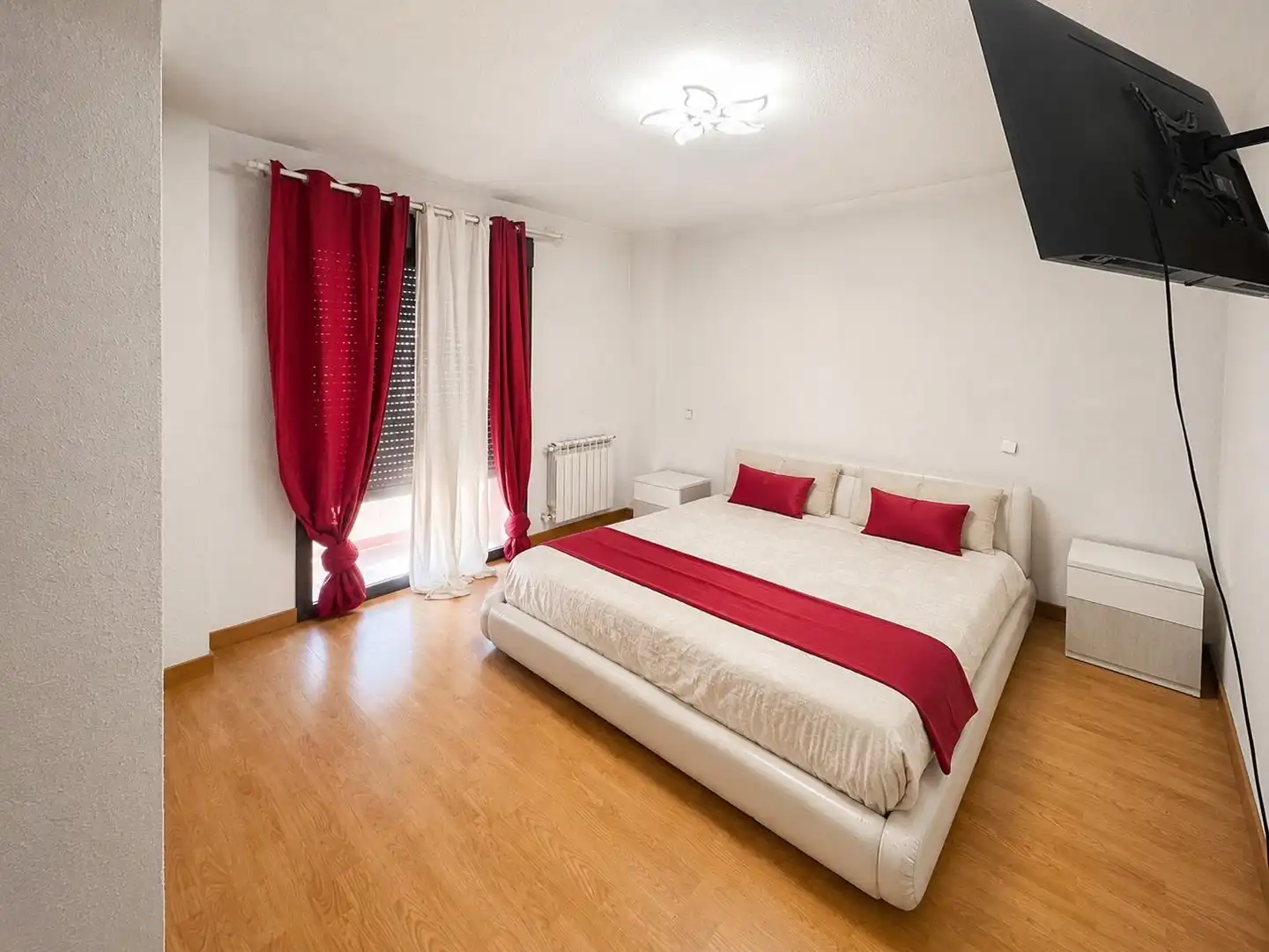 Habitación de Casa adosada en venta en Valdemoro con Calefacción, Jardín privado y Terraza
