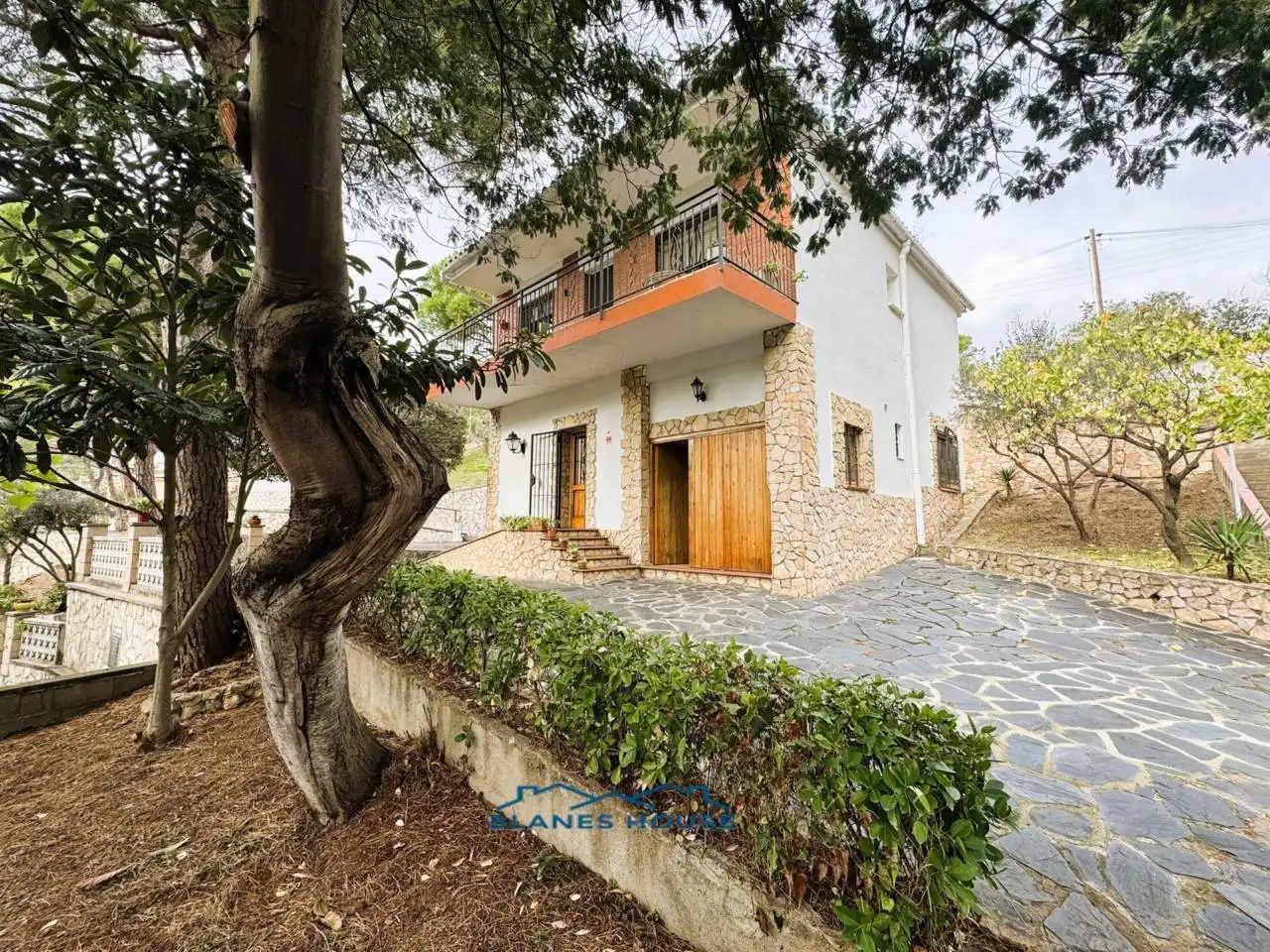 Vista exterior de Casa o xalet en venda en Tordera amb Aire condicionat, Jardí privat i Terrassa