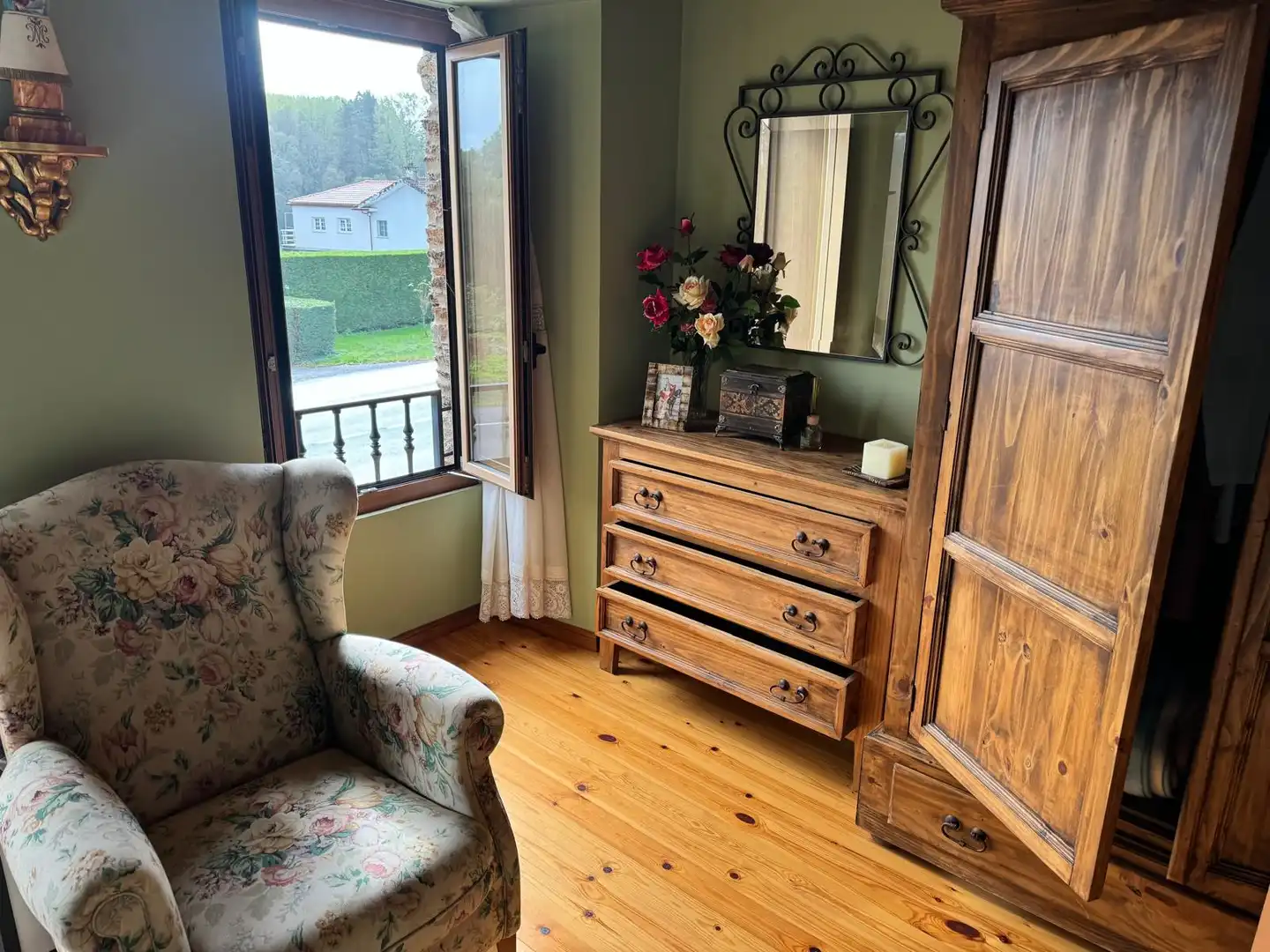 Bedroom of Houses for sale in Begonte  with Heating, Private garden and Furnished