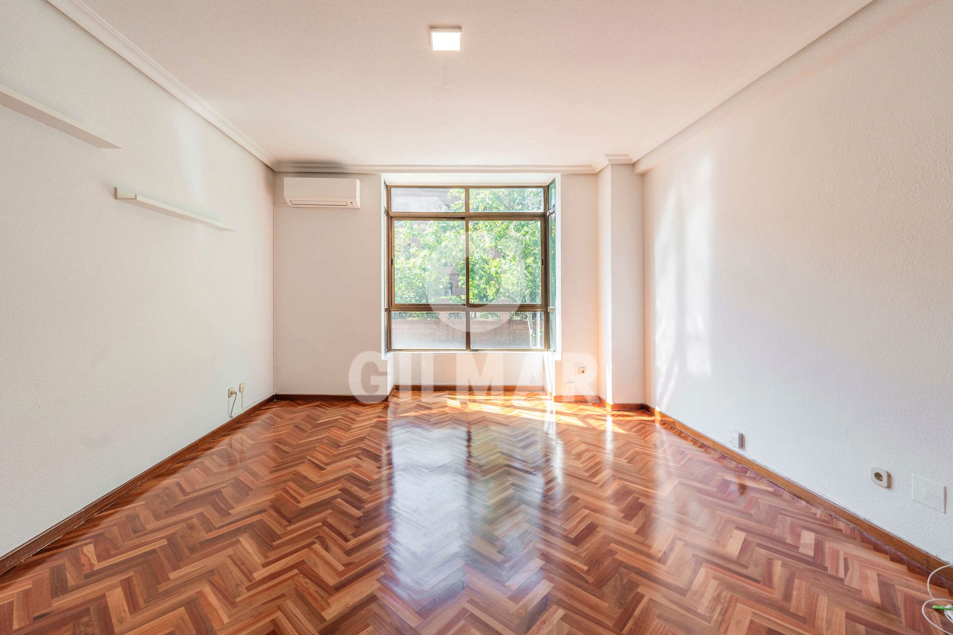 Bedroom of Flat for sale in  Madrid Capital  with Air Conditioner, Heating and Parquet flooring