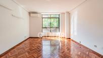 Dormitori de Pis en venda en  Madrid Capital amb Aire condicionat, Calefacció i Parquet