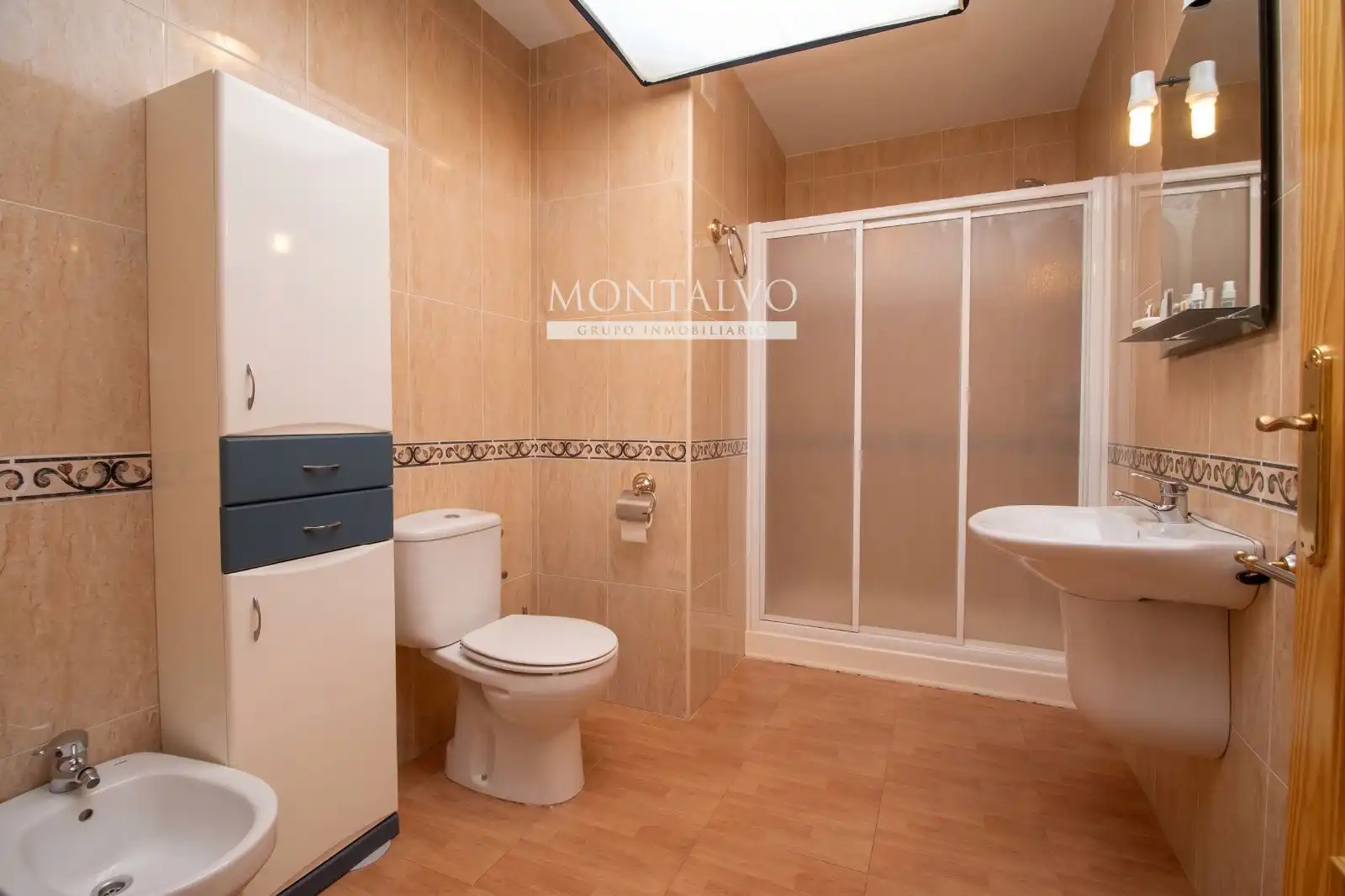 Bany de Apartament de lloguer en Atarfe amb Terrassa, Moblat i Balcó