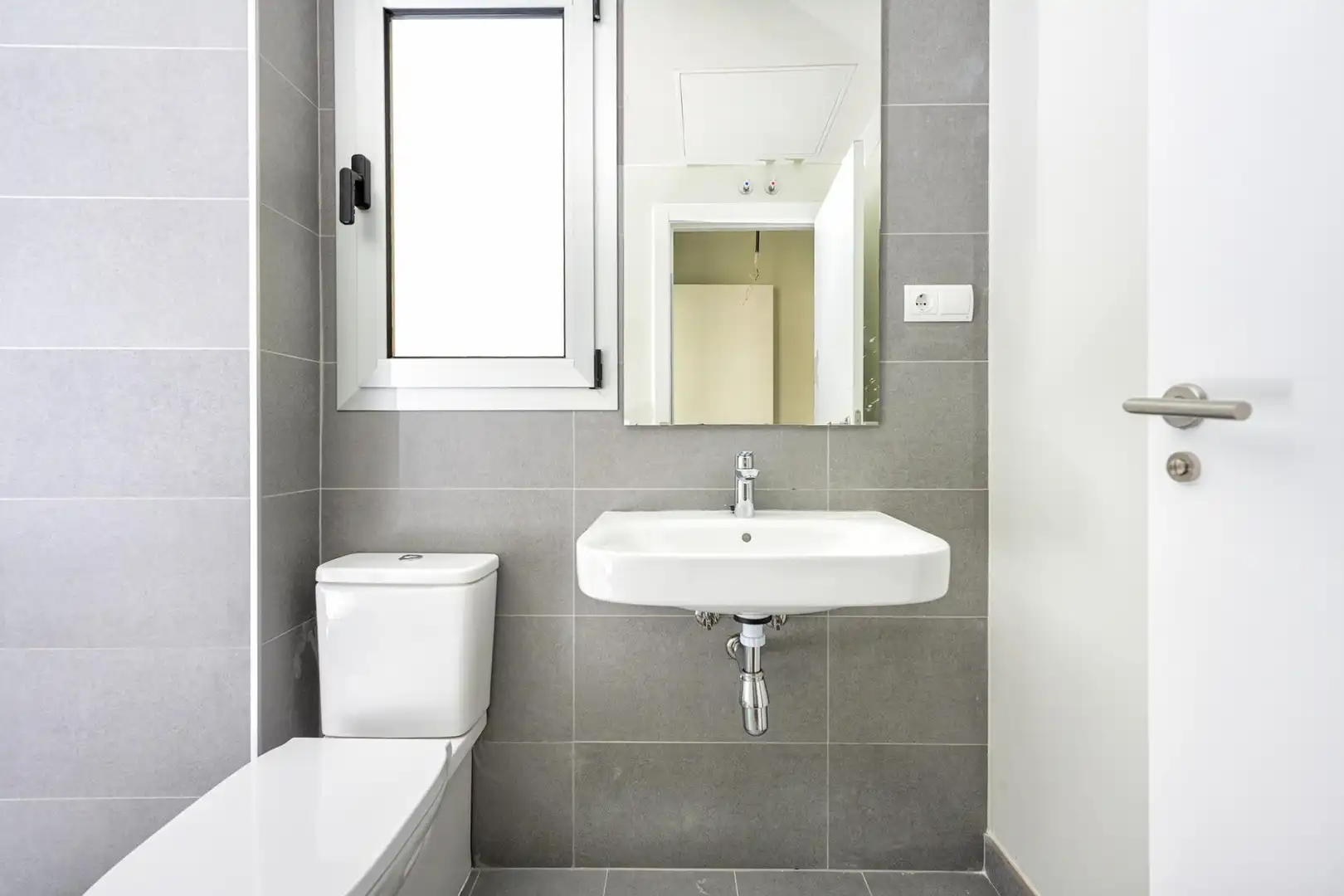 Badezimmer von Wohnungen zum Verkauf in Las Palmas de Gran Canaria mit Privatgarten, Terrasse und Abstellraum