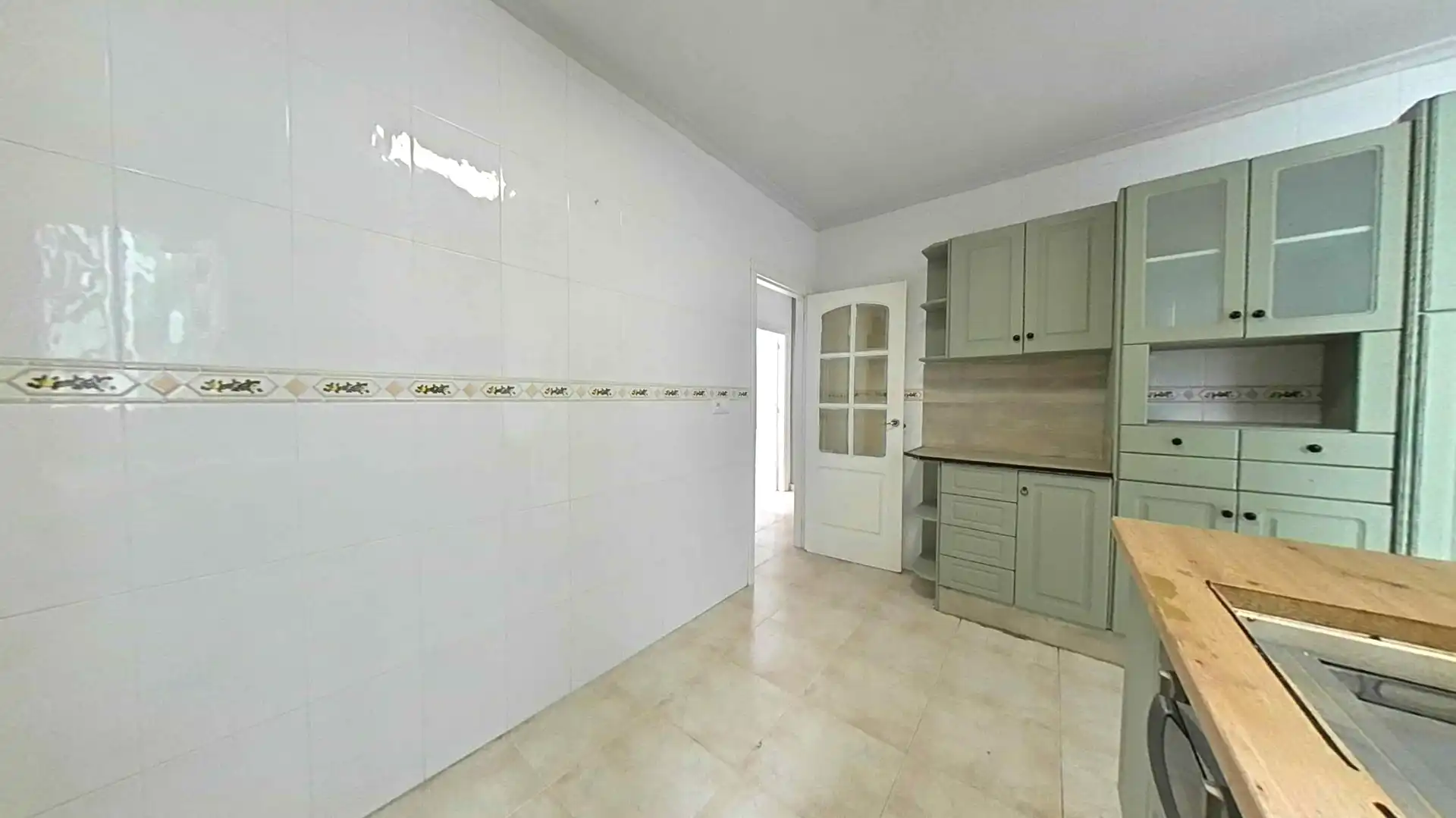 Küche von Wohnung zum Verkauf in Bigastro mit Klimaanlage und Balkon