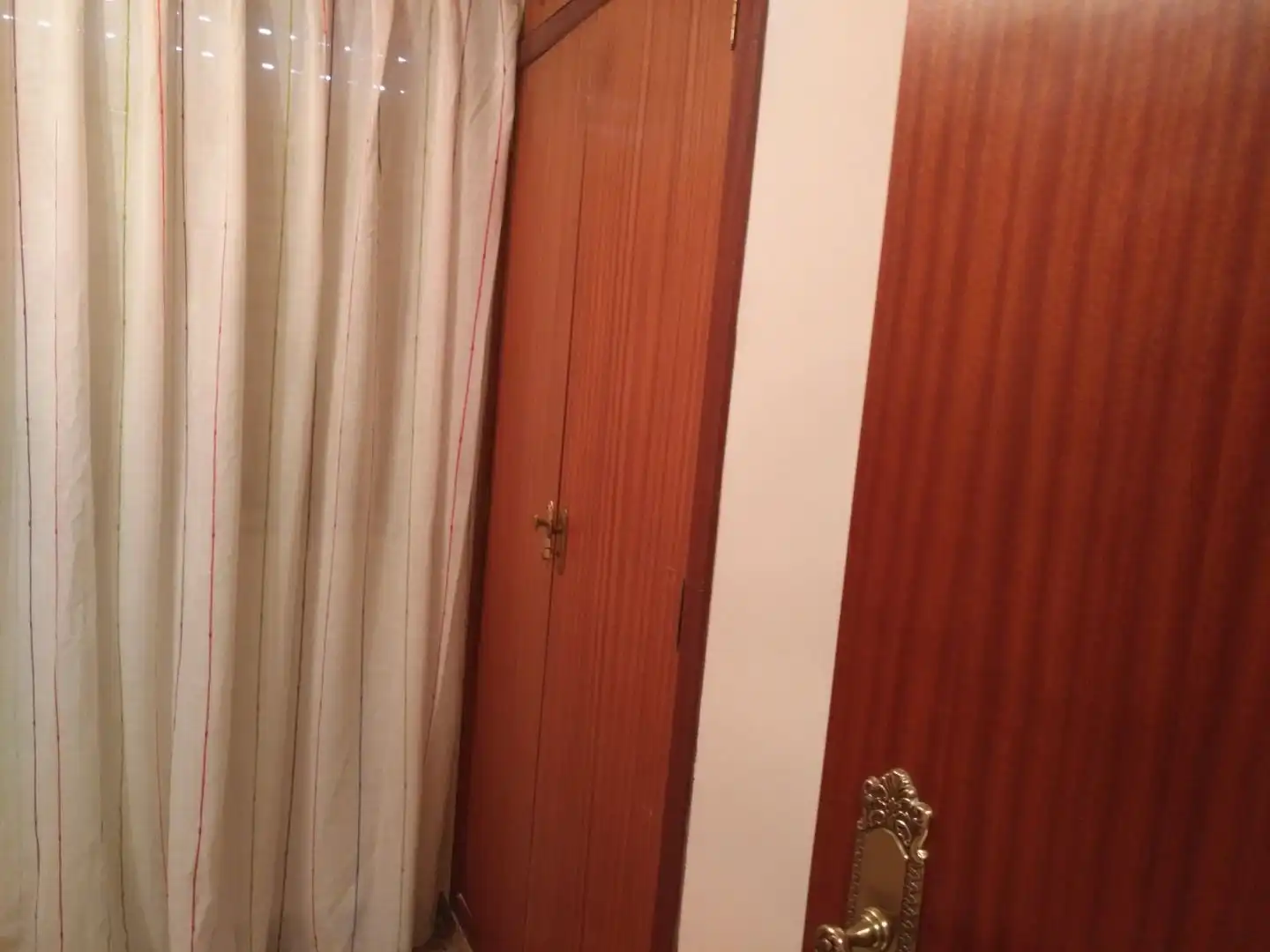 Habitación de Piso para compartir en Valencia con Calefacción, Amueblado y Horno