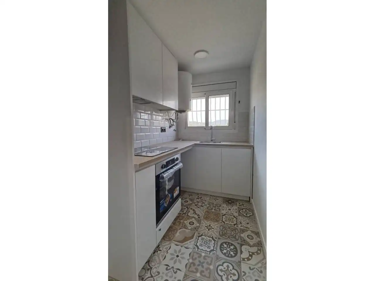Cuina de Pis en venda en Santa Eulàlia de Ronçana amb Aire condicionat, Calefacció i Parquet