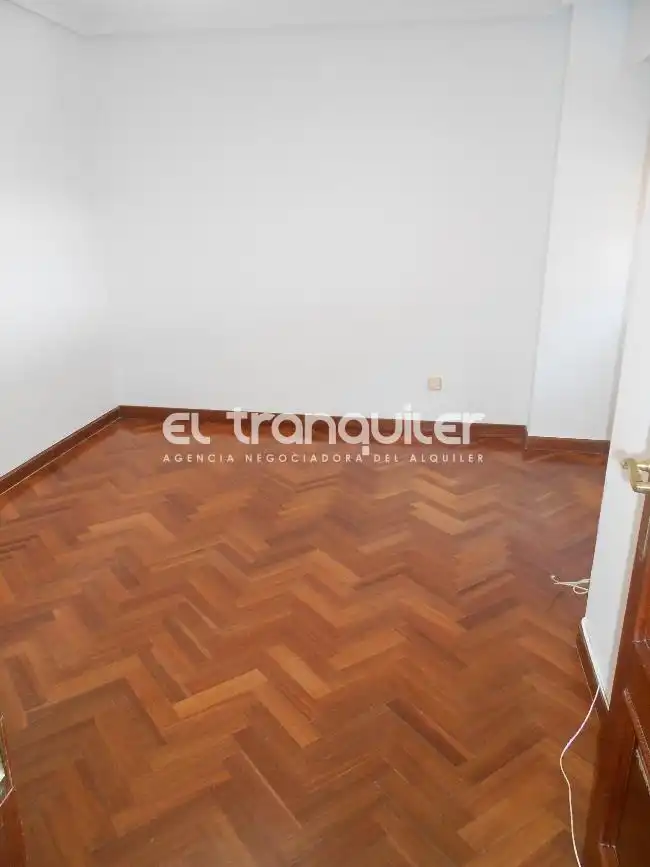 Sala d'estar de Pis de lloguer en Pozuelo de Alarcón amb Aire condicionat, Parquet i Terrassa