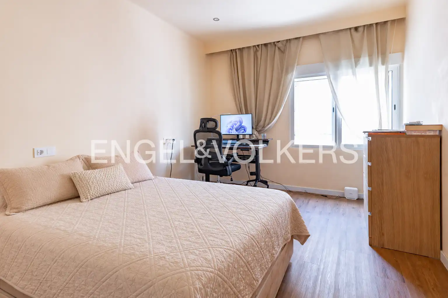 Habitación de Piso en venta en Badalona con Aire acondicionado, Calefacción y Parquet