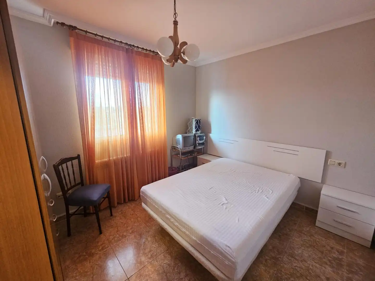 Habitación de Casa o chalet en venta en Calvarrasa de Abajo con Aire acondicionado, Calefacción y Jardín privado