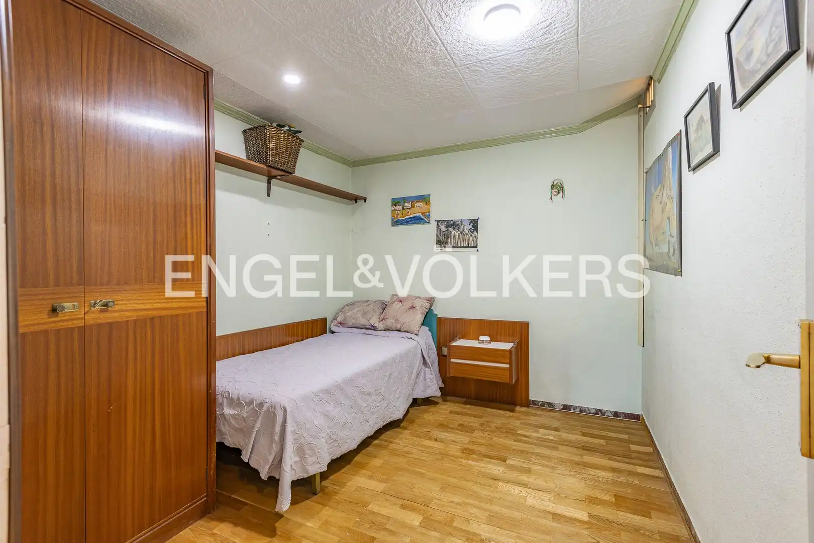 Habitación de Casa adosada en venta en Terrassa con Calefacción, Jardín privado y Terraza
