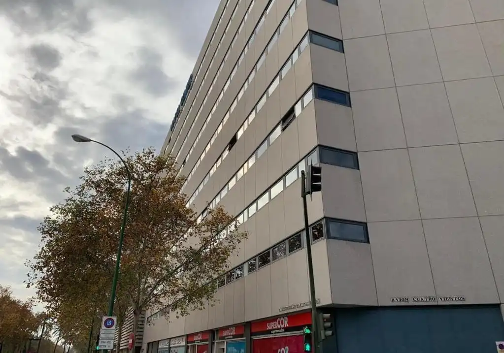 Aparcament amb ascensor en venda a Avenida de Diego Martínez Barrio 4, imagen 6