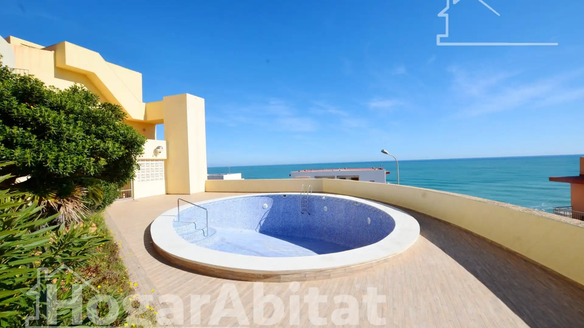 Flat for sale in Calle Azahar, El Faro