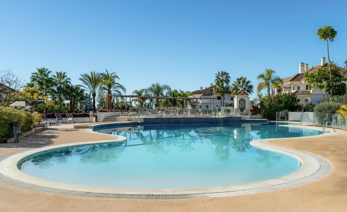 Piscina de Apartamento en venta en Milla de Oro