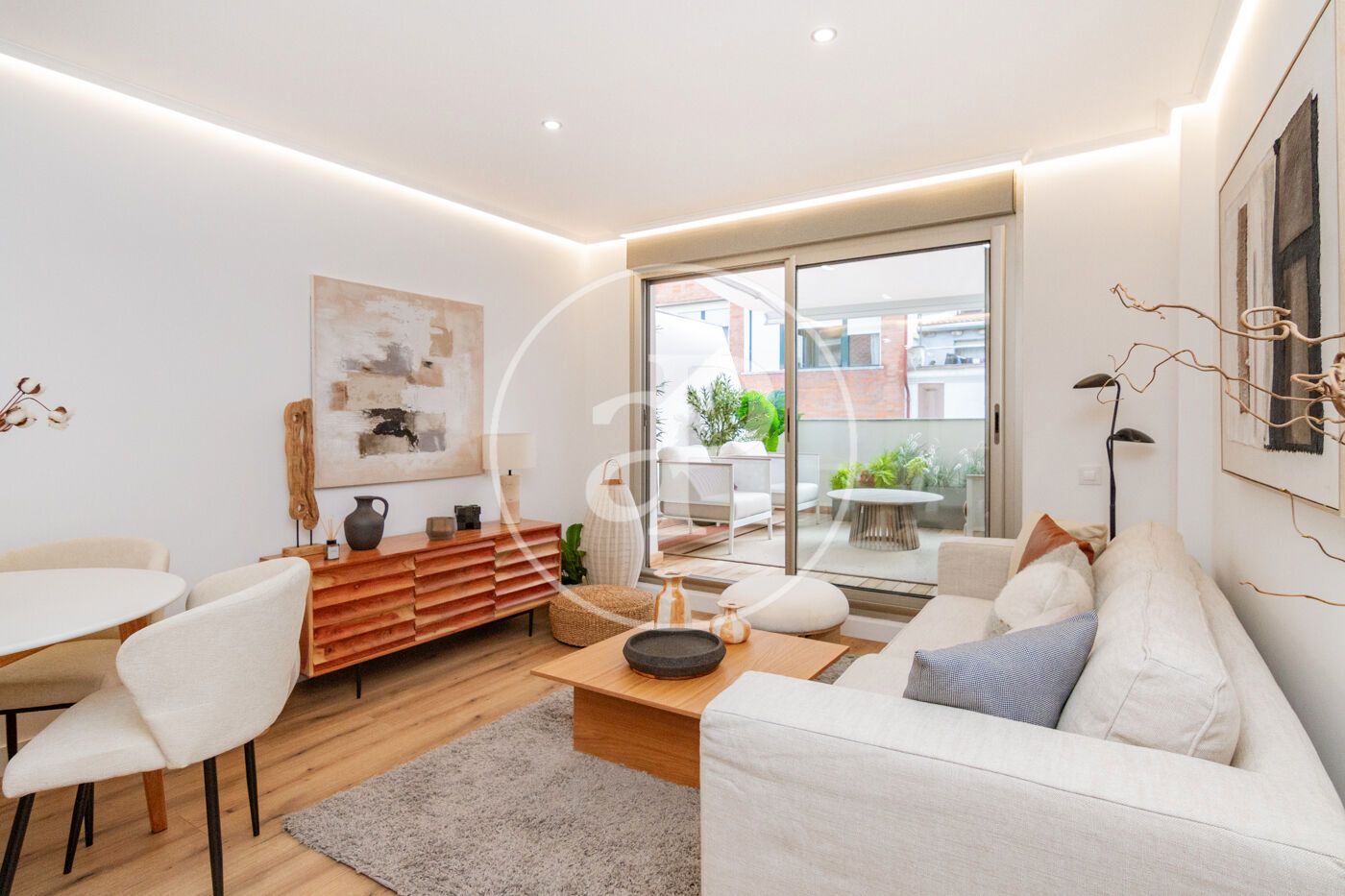 Sala d'estar de Pis en venda en  Madrid Capital amb Aire condicionat, Calefacció i Terrassa