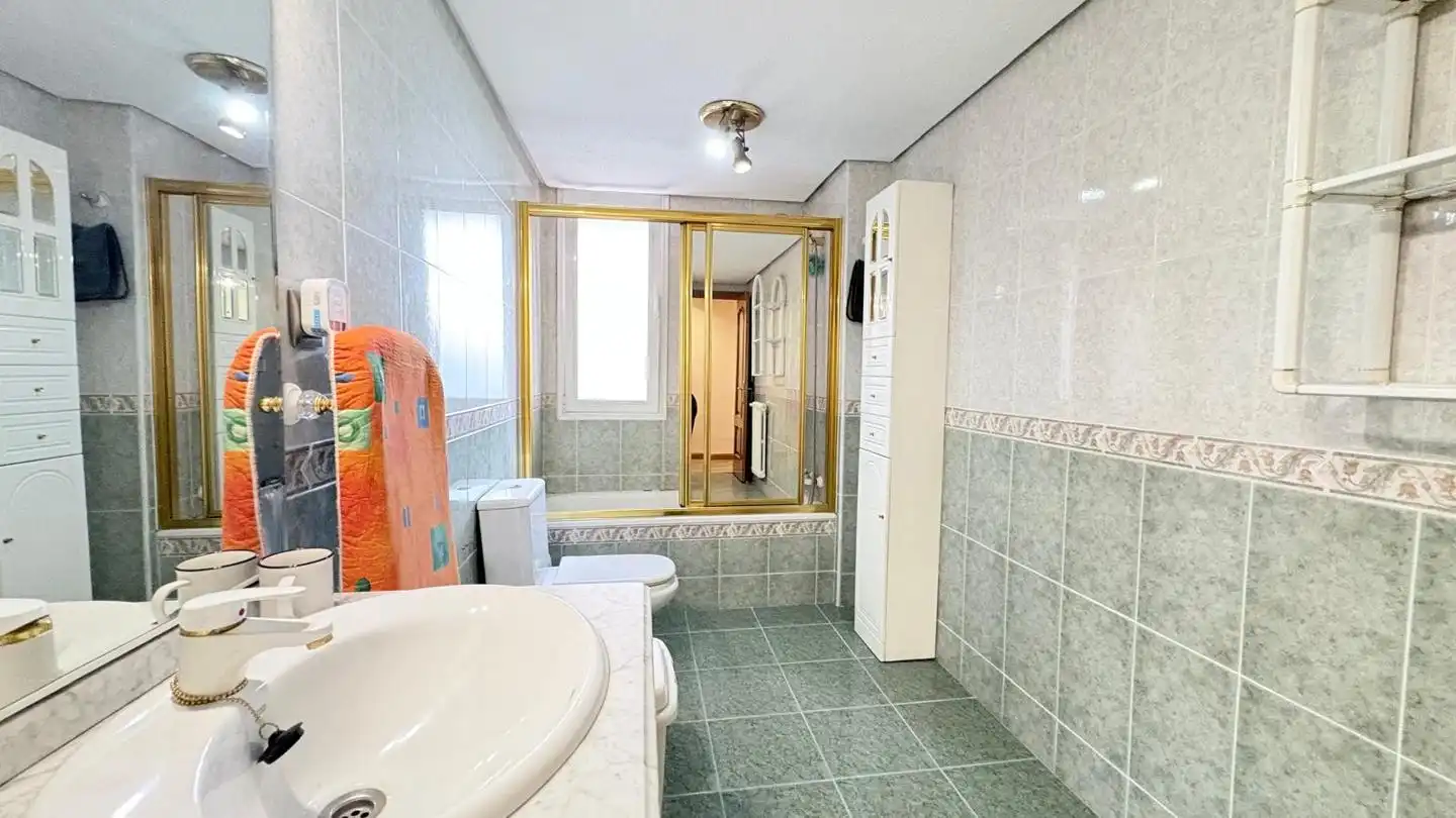 Piso con ascensor en venta en Caballería Española, imagen 22