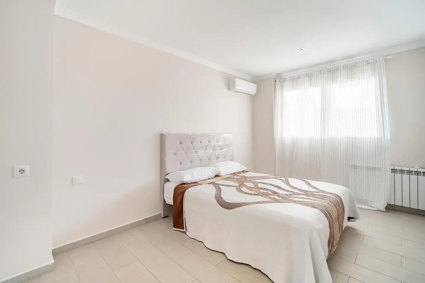 Schlafzimmer von Haus oder Chalet zum Verkauf in Bétera mit Klimaanlage, Heizung und Privatgarten