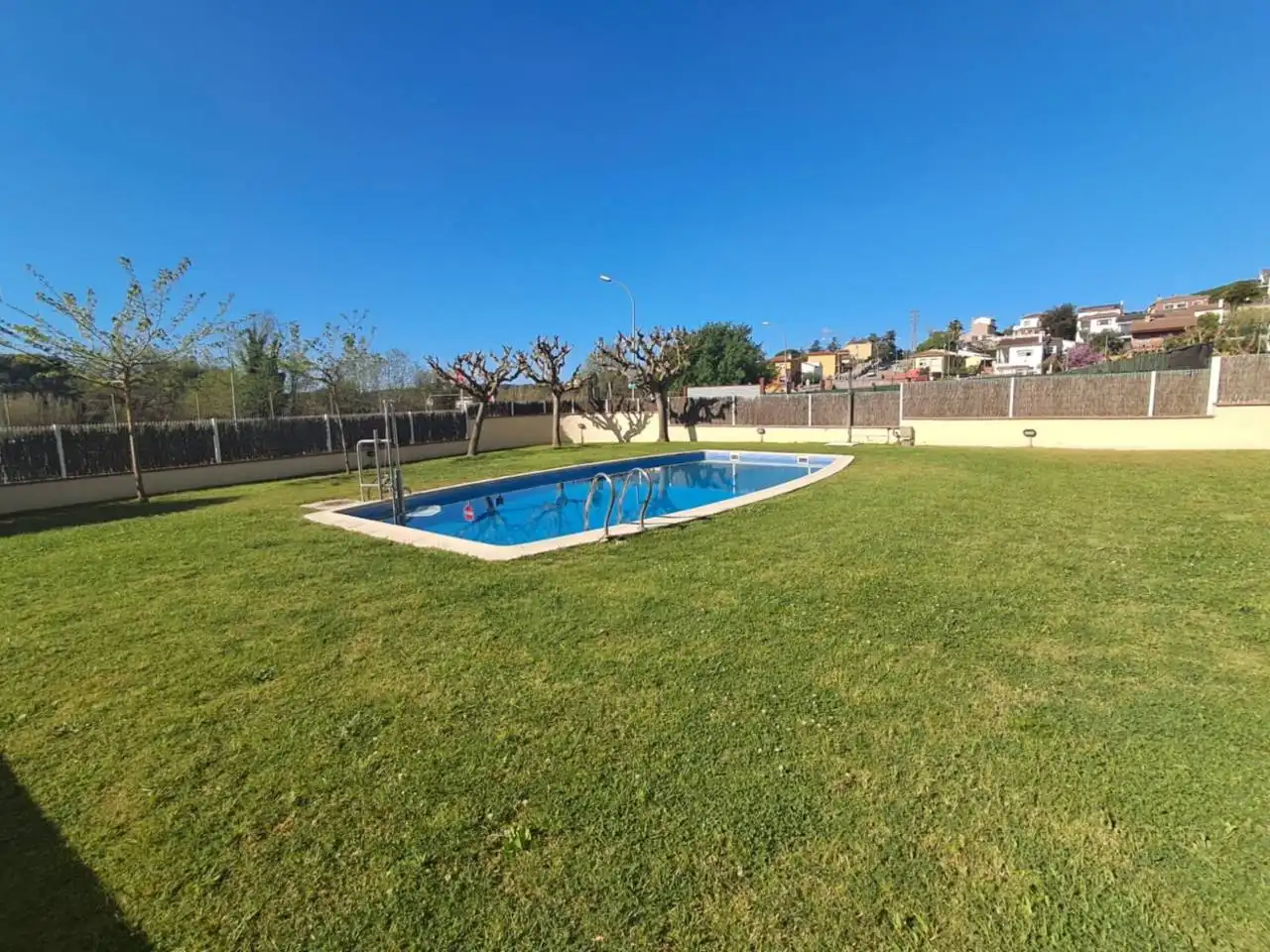 Schwimmbecken von Wohnung zum Verkauf in Tordera mit Klimaanlage, Terrasse und Gemeinschaftspool