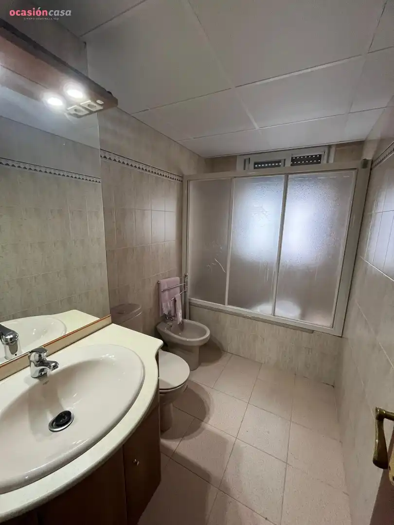 Bathroom of Flat for sale in Córdoba  with Air Conditioner, Storage room and Community pool