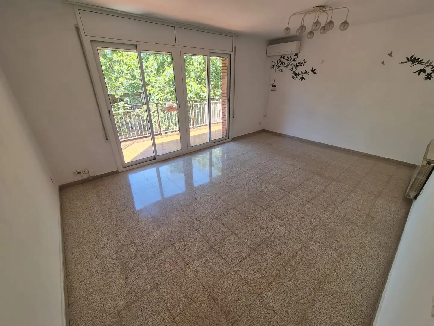 Außenansicht von Wohnung zur Miete in Nou Barris