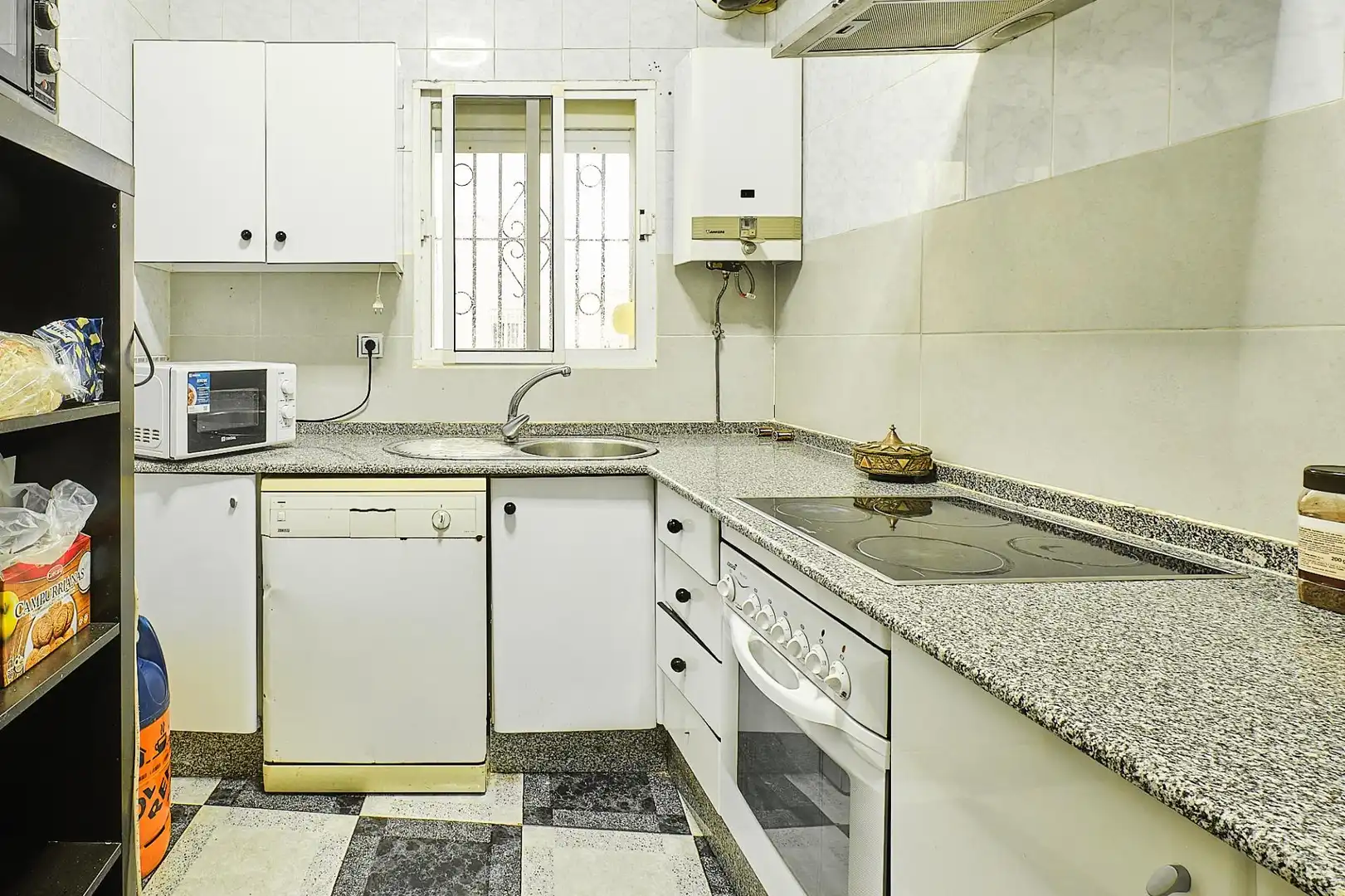 Kitchen of Flat for sale in Cádiz  with Storage room and Balcony