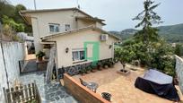 Vista exterior de Casa o xalet en venda en Sant Fost de Campsentelles amb Aire condicionat, Calefacció i Jardí privat
