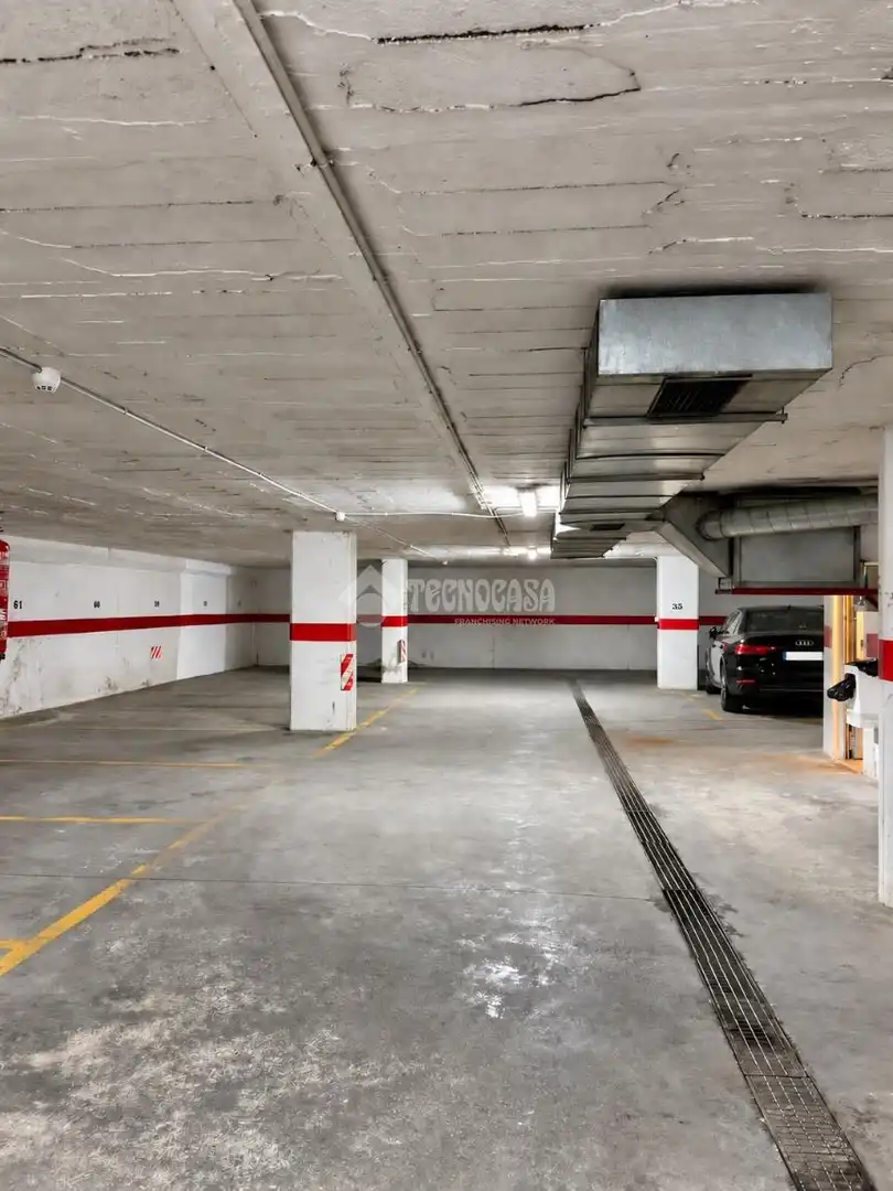 Parking de Piso en venta en Murcia con Calefacción y Terraza