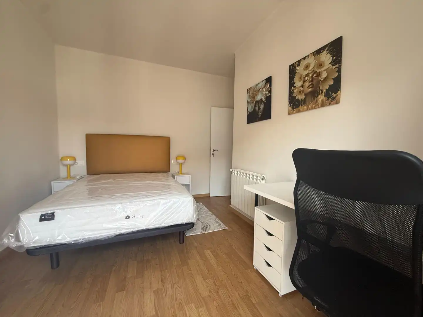 Schlafzimmer von Wohnung zur Miete in Ourense Capital  mit Heizung und Balkon