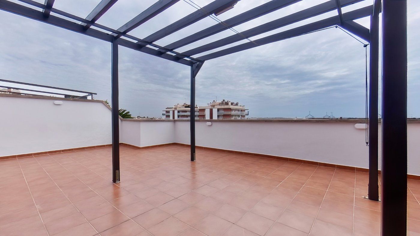 Terraza de Ático de alquiler en Castelldefels con Aire acondicionado, Calefacción y Jardín privado