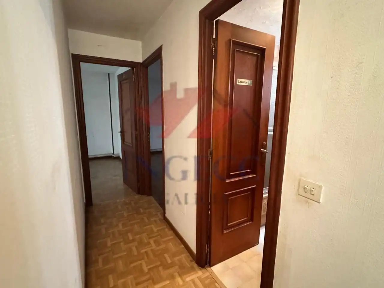 Piso en venta en A Coruña Capital  con Calefacción, Parquet y Trastero