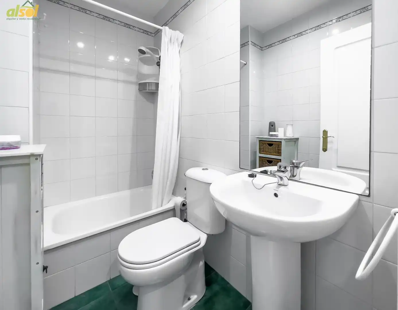 Bathroom of Attic for sale in Rota  with Air Conditioner, Terrace and Storage room
