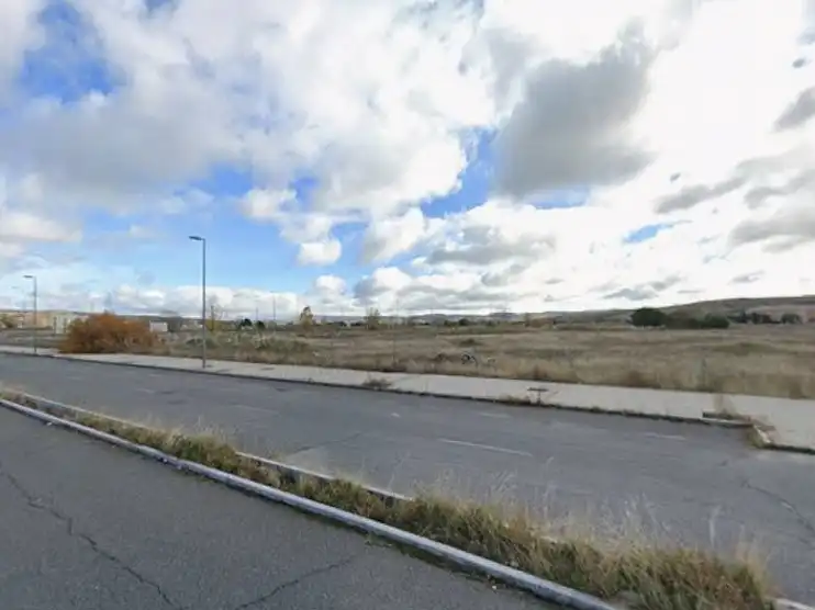 Industrial land for sale in Ávila