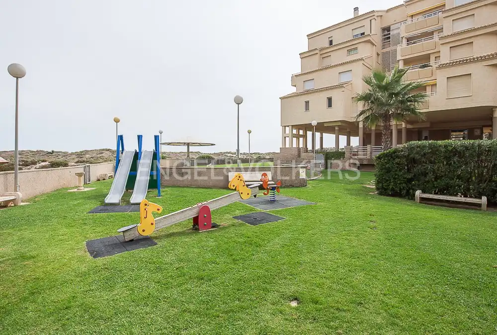 Außenansicht von Wohnung zum Verkauf in Valencia mit Heizung, Privatgarten und Terrasse