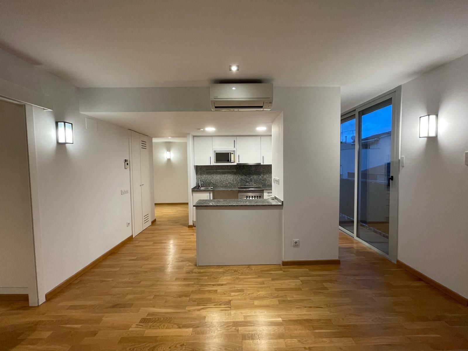 Cuina de Pis de lloguer en Mataró amb Aire condicionat, Calefacció i Parquet