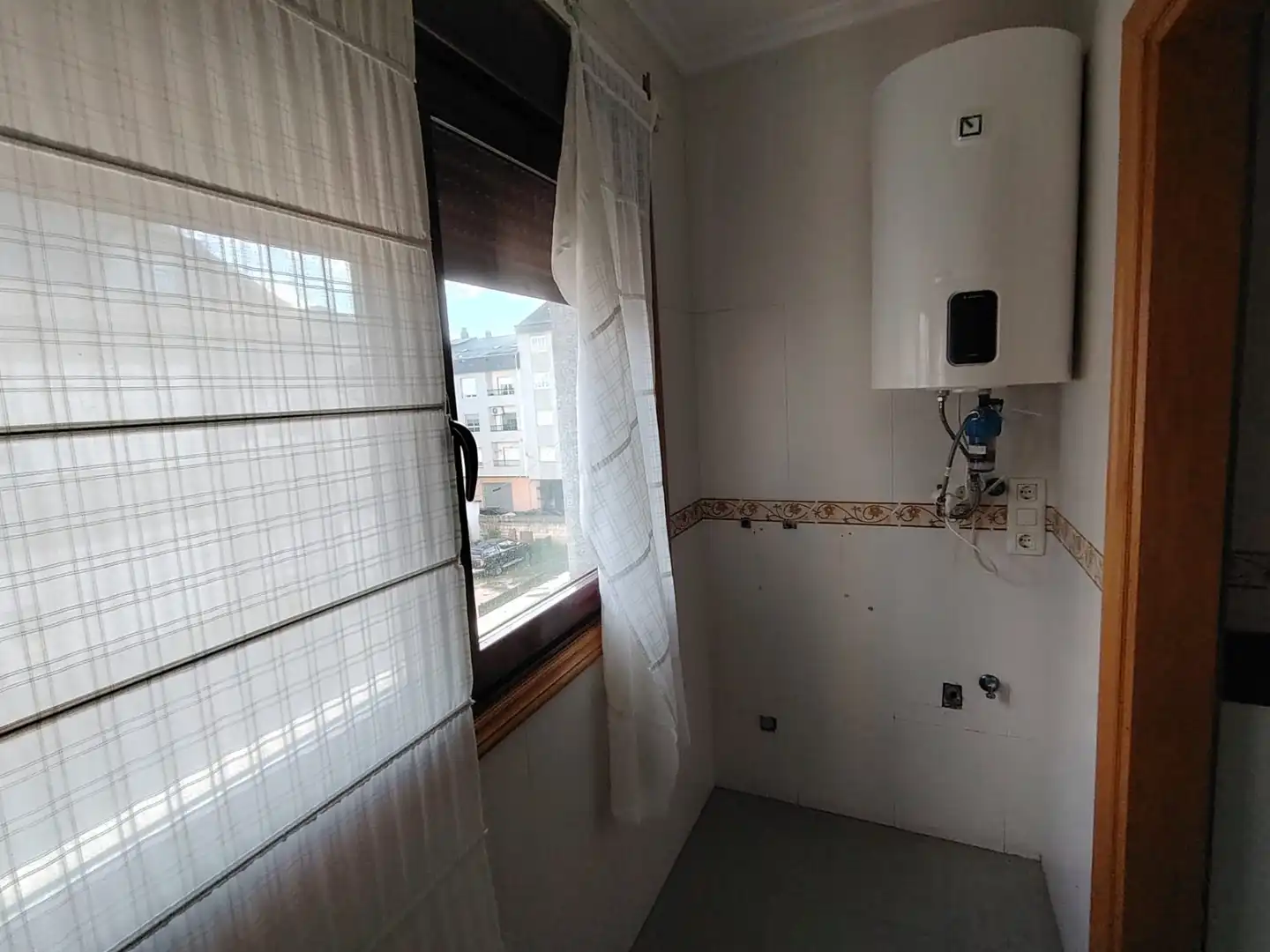 Bathroom of Flat for sale in A Rúa , Ourense