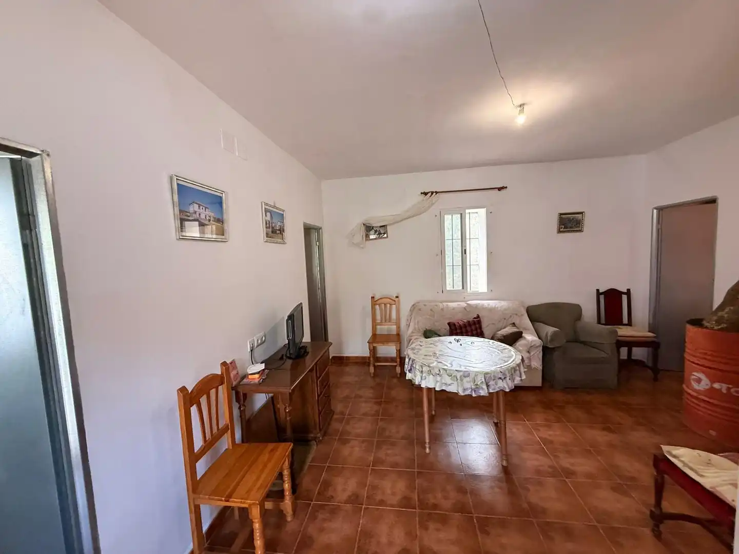 Wohnzimmer von Country house zum Verkauf in Obejo