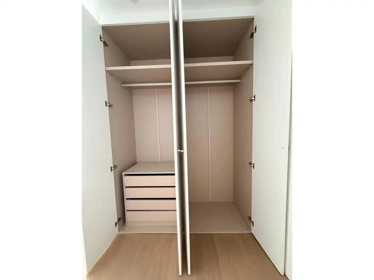 Bedroom of Flat for sale in Barcelona  with Air Conditioner, Furnished and Alarm
