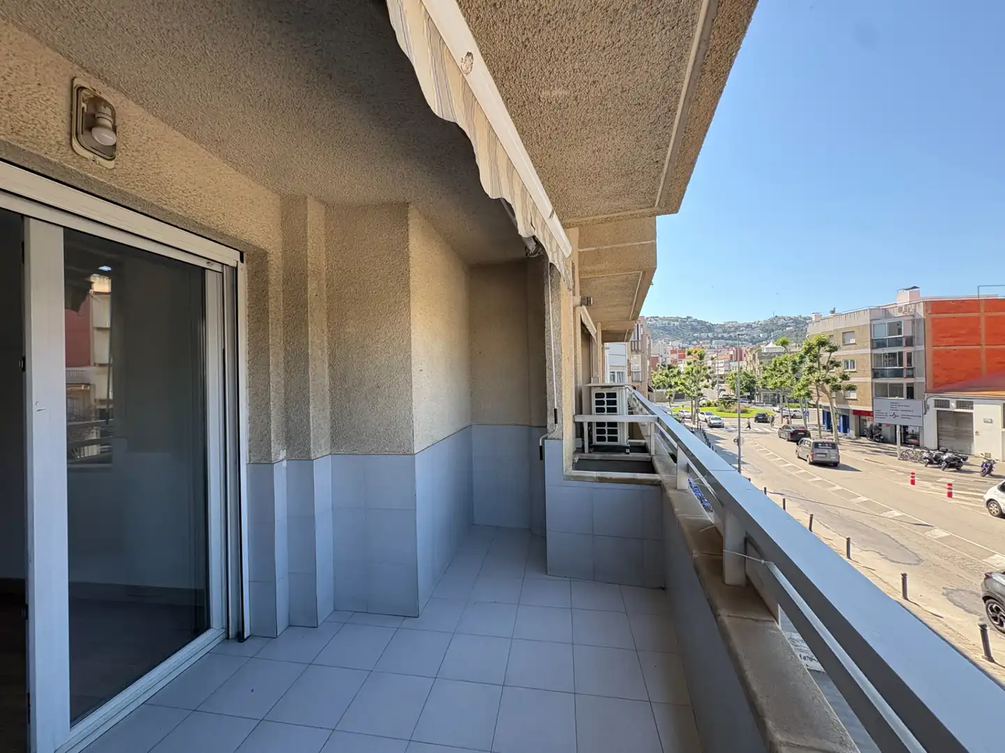 Vista exterior de Apartament en venda en Roses amb Aire condicionat, Terrassa i Balcó